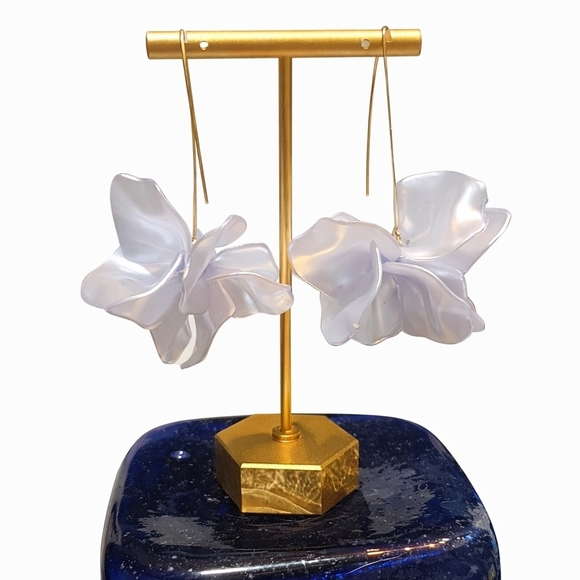 Boho Rose Petal Resin Earrings - Picture 3 of 4